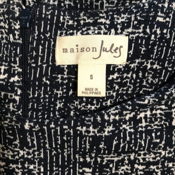 Maison Jules Knit dress, short sleeves, flared bottom. Navy and white Size Small - Picture 7 of 9